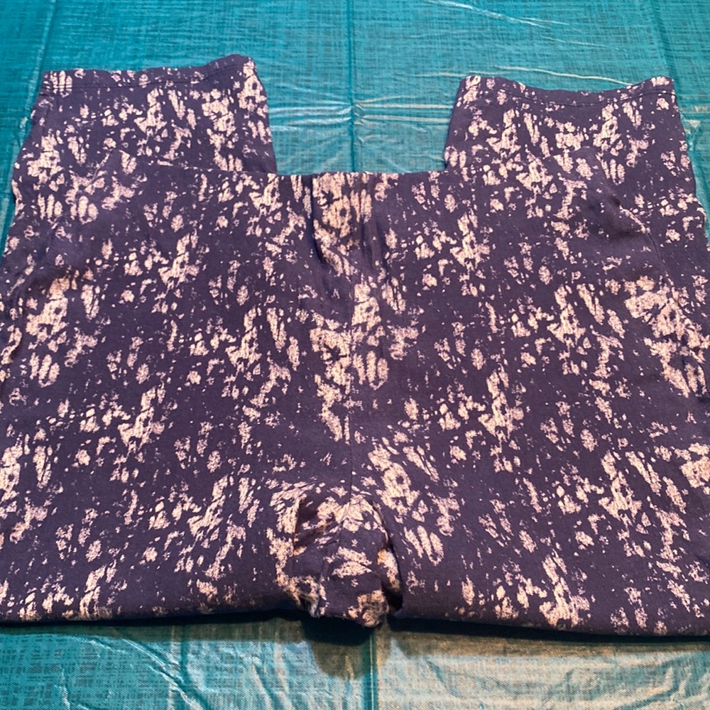 Zoe gorgeous Capri pants size 8